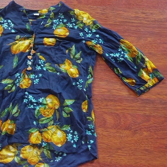 Lemon print blouse - Picture 2 of 6
